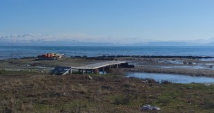 Van Gölü'nde yağışlara rağmen çekilme devam ediyor