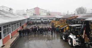 Muş Belediyesi karla mücadelede kullanılacak araçların bakımını tamamladı
