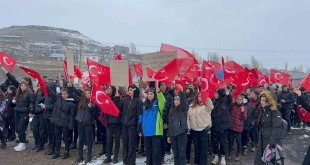 Sarıkamış Harekatı'nın 109. yılı: Öğrenciler eksi 15 derecede 'saygı' nöbeti tuttu