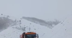 Karayolları 11. Bölge Müdürlüğü'nün yoğun kar mesaisi devam ediyor