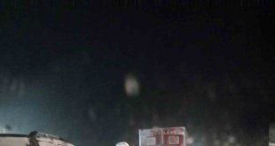 Ağrı'da kepçe uçurumdan düştü: 1 ölü, 2 kayıp