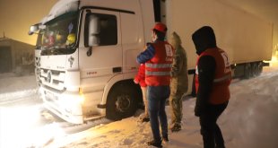 Van, Hakkari, Bitlis ve Muş'ta 540 yerleşim birimine ulaşım sağlanamıyor