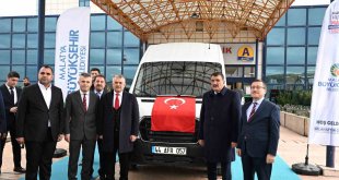 Turgut Özal Tıp Merkezi'ne araç hediyesi