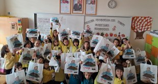 Ardahan ile Amasya'daki öğrenciler birbirlerine memleketlerinin yöresel ürünlerini gönderdi