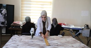 Van'da 650 kadın, Filistinliler için battaniye ve kışlık giyecek üretiyor