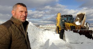 Sarıkamış şehitleri anısına kardan heykellerin yapımı için çalışmalar başladı
