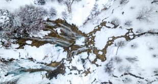 Girlevik Şelalesi kış aylarında karla bir başka güzel