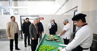 Yeşilyurt'taki yemek fabrikası hizmet vermeye başladı