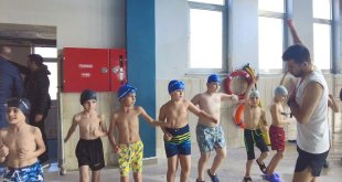 Erciş'te 20 bin öğrenci yüzme eğitimi aldı