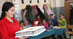 Ağrı'da okuma yazma öğrenen miniklerden Kızılay'a anlamlı mektup