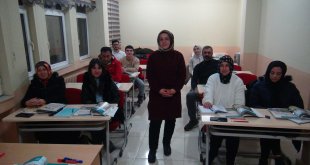 Tatvan'da açılan Kürtçe dil kursu ilgi görüyor