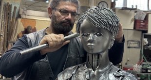 Elazığlı sanatçı atıklarla yaptığı heykel ile Gazzeli çocukların dramını anlattı