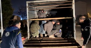 Iğdır'da polisin takibi sonucu 45 düzensiz göçmen yakalandı