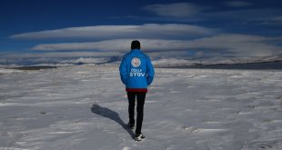 Van'da Vefa ekipleri kışın zor şartlarında da ihtiyaç sahiplerinin yanında