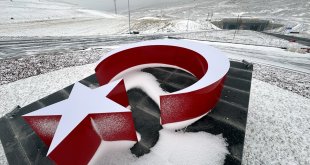 Ardahan'daki Aşık Şenlik Tüneli'ni yaklaşık 2 ayda 13 binden fazla araç kullandı