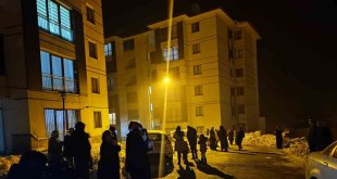 Yüksekova'da deprem sonrası vatandaşlar korkudan evlerine giremiyorlar