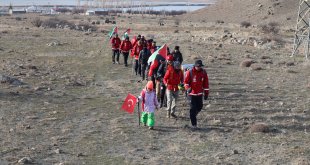 Iğdırlı dağcılar Pençe-Kilit şehitleri ve Filistin için yürüdü