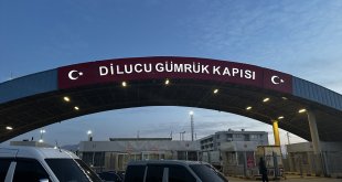 Türkiye-Nahçıvan sınırında 13 kilometrelik tır kuyruğu