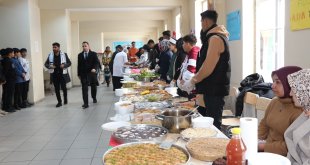 Karlıova'da Filistinliler yararına kermes düzenlendi