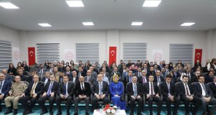 Ağrı'da, "Türkiye'nin Zirvesinde Eğitim Çalıştayı" programı