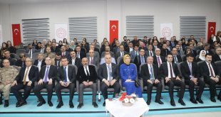 Ağrı'da düzenlenen 'Türkiye'nin Zirvesinde Eğitim Çalıştayı' başladı