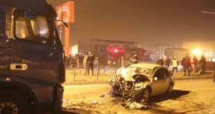 Iğdır'da otomobil ile tır kafa kafaya çarpıştı: 3 yaralı