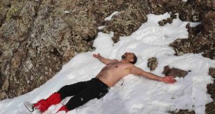 2 bin 550 rakımda kar banyosu