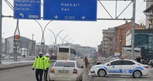 Yüksekova'da trafik ekipleri hız denetimi yaptı