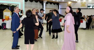 Ahıska Türkleri 'toy' geleneklerini Erzincan'da sürdürüyor
