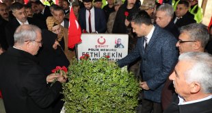 Şehit polis Fethi Sekin Elazığ'da kabri başında anıldı