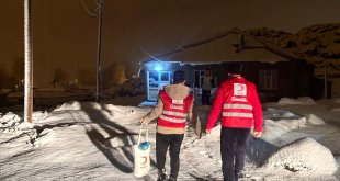 Van'da Kızılay ekipleri, ihtiyaç sahiplerine yardımlarını sürdürüyor