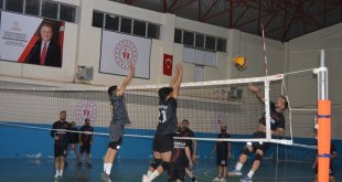 Şemdinli'de voleybol turnuvası sona erdi
