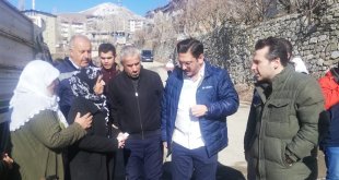 Vali yardımcıları heyelan bölgesinde incelemelerde bulundu