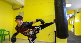 9 yaşındaki kick boksçu, Türkiye şampiyonluğu için güç depoluyor
