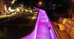 Binlerce yıllık Bitlis Deresi ışıklandırıldı