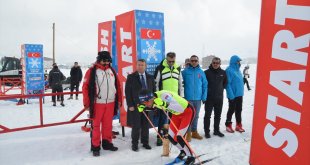 Yüksekova'da Kayaklı Koşu Milli Takım seçmeleri başladı