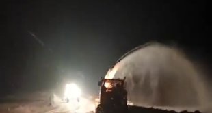 Karayolları ekipleri Mutki-Hasköy yolunda karla mücadele çalışması başlattı