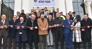 Van'da yerel kitap fuarı başladı