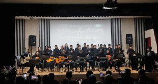 Bingöl'de köy okulu öğrencilerinden müzik ziyafeti