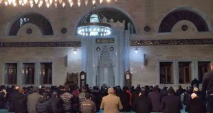 Tatvan'da Regaip Kandili dualarla idrak edildi