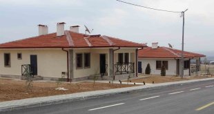 Malatya'da yapımı tamamlanan köy evleri teslim ediliyor