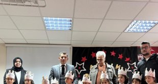 Köy okulunda düzenlenen Okuma Bayramında çocuklar doyasıya eğlendi