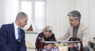 Erzincan'da evde sağlık hizmetleri kapsamında 2023 yılı içerisinde 6 bin 174 hastaya 15 bin 537 ziyaret gerçekleştirildi