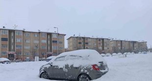 Van kar hapsinde: 671 yerleşim yerinin yolu ulaşıma kapandı