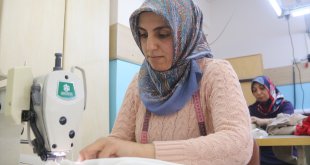 Malatya'da kursiyerler Gazze'deki kadın ve çocuklar için üretiyor