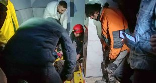 Ağrı'da asansör boşluğuna düşen çocuk yaralandı