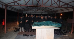 Sultanbeyli'deki yangında hayatını kaybeden işçinin cenazesi defnedildi
