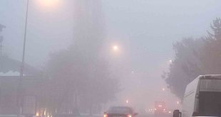Ardahan'da yoğun sis görüş mesafesini 20 metreye kadar düşürdü