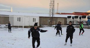 Van Büyükşehir Belediyespor Kadın Futbol Takımı, yeni sezona hazır