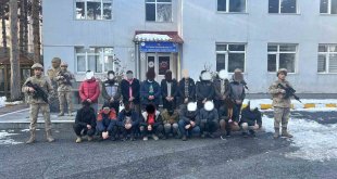 Bitlis'te 18 kaçak göçmen yakalandı